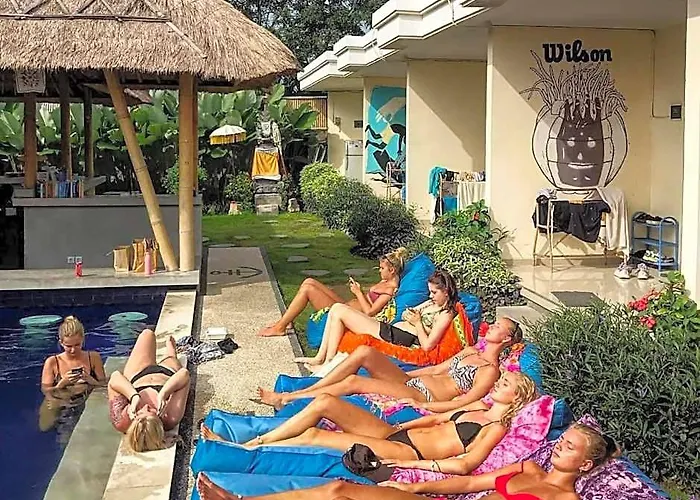 Castaway Hostel